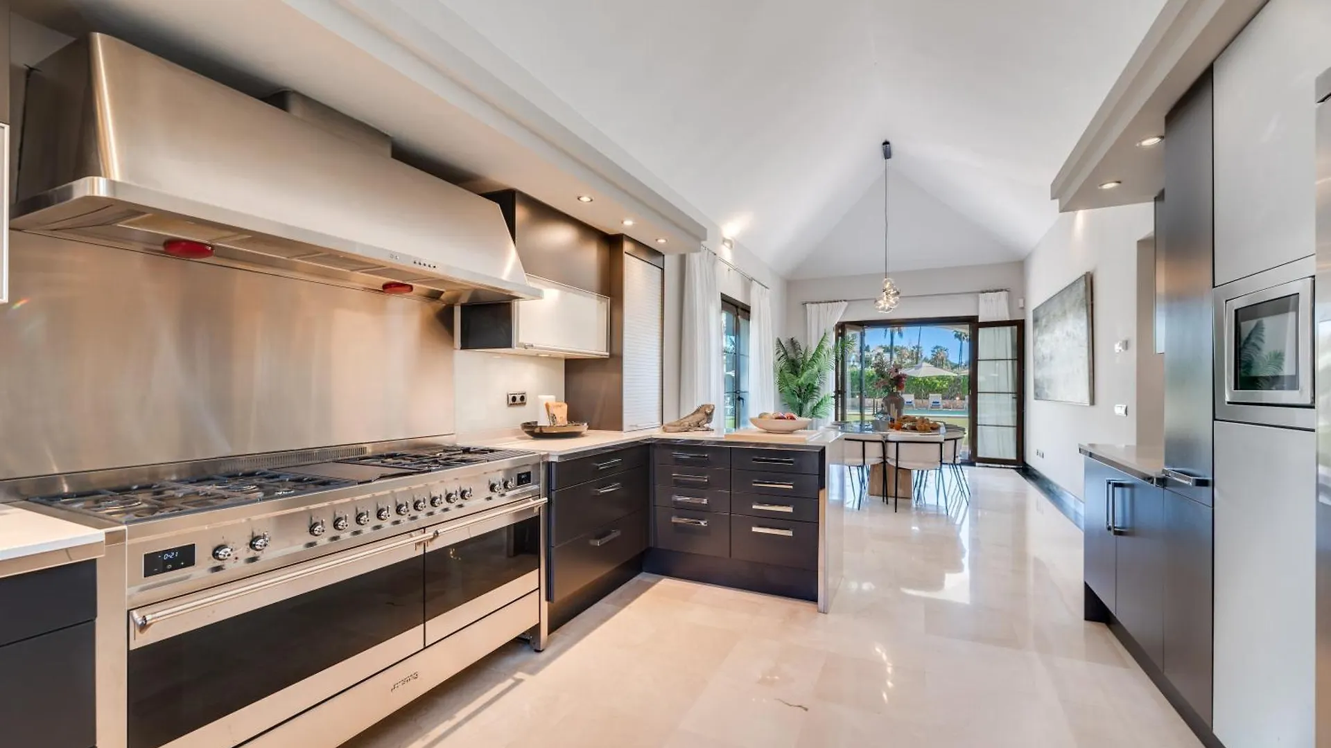 Vacation Marbella I Villa Milka, Frontline Golf, Giant Private Heated Pool, Close To High-End Restaurants, 8Min Puerto Banus, Cine Room