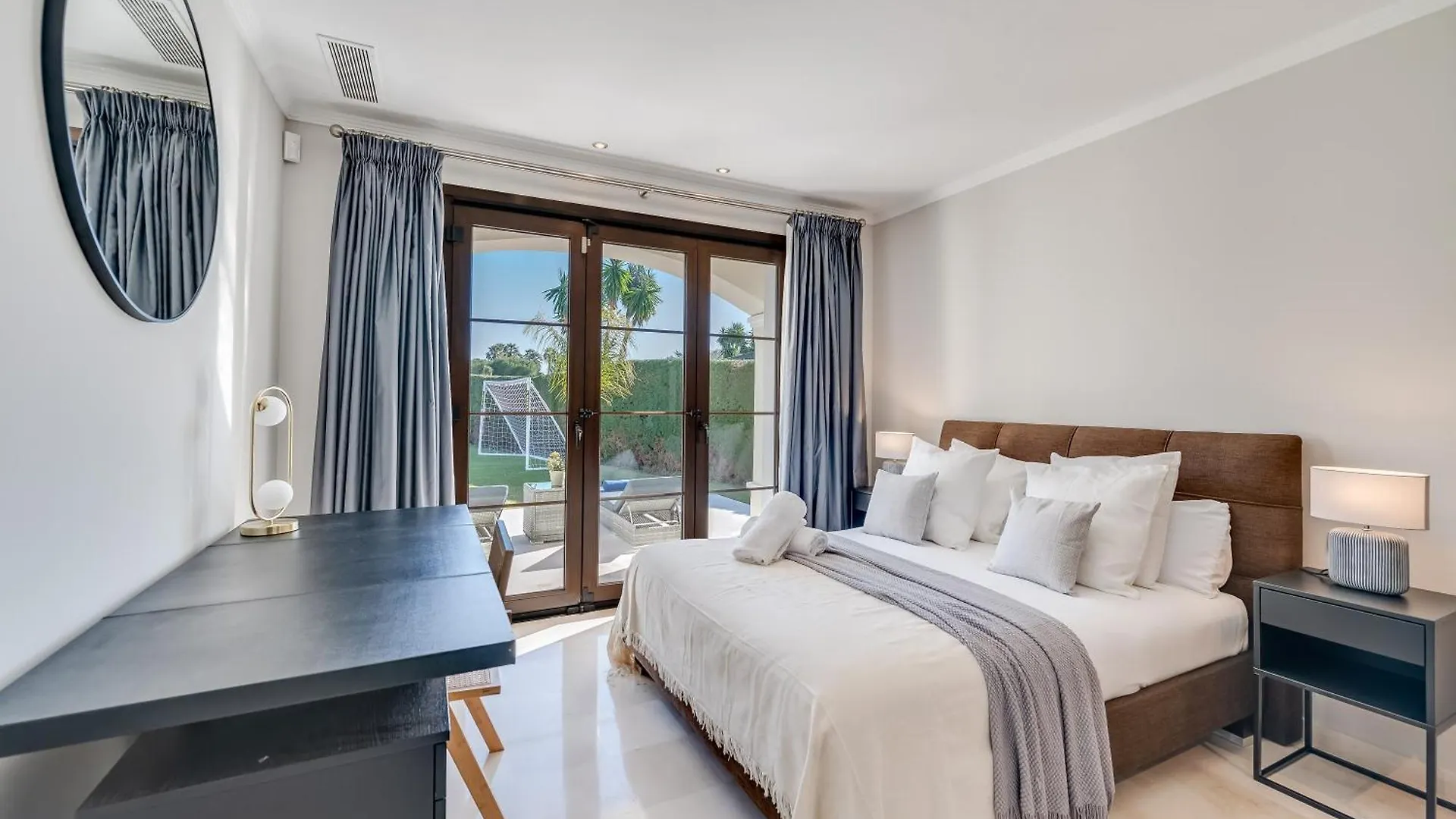 Vacation Marbella I Villa Milka, Frontline Golf, Giant Private Heated Pool, Close To High-End Restaurants, 8Min Puerto Banus, Cine Room Spain